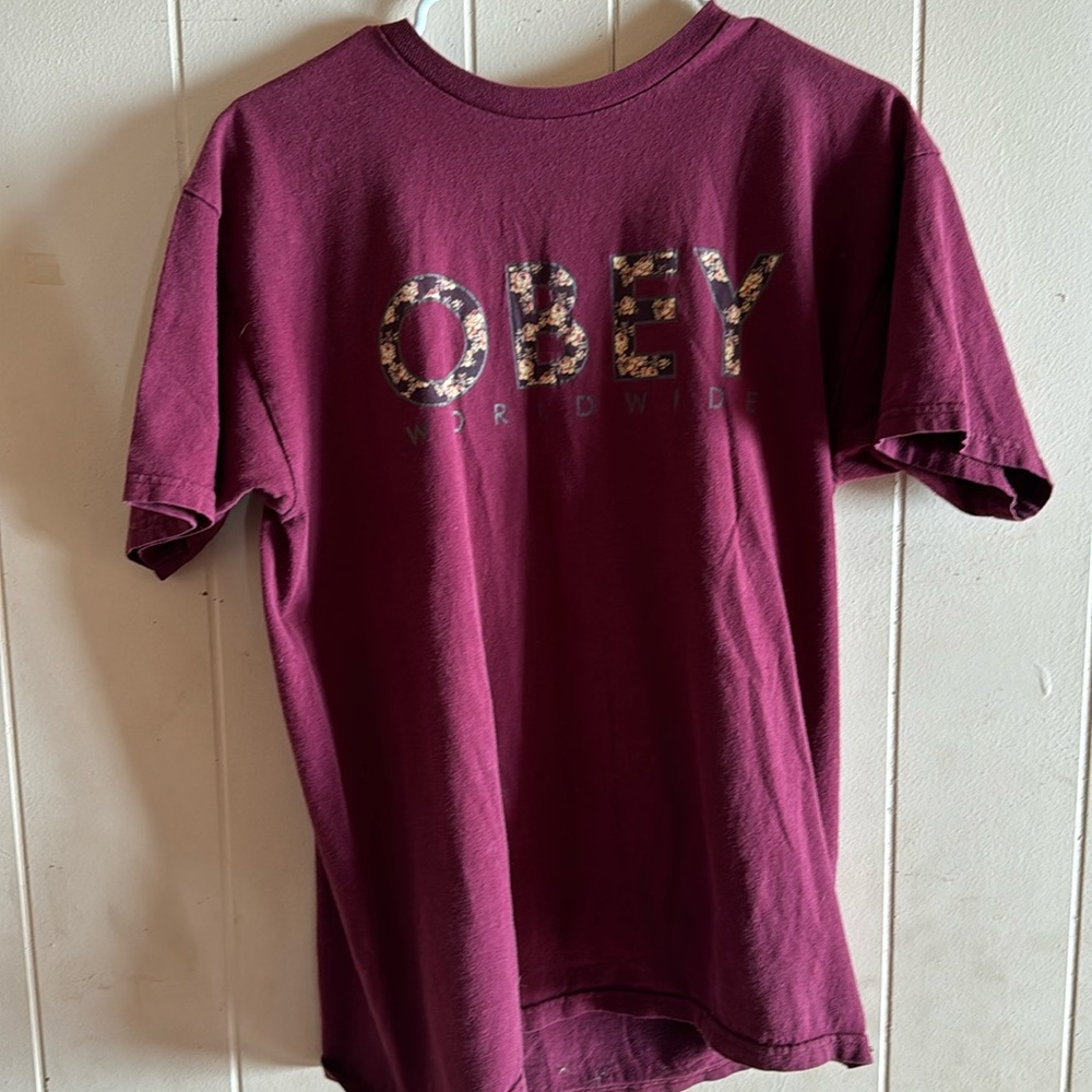 Maroon, obey worldwide women’s T-shirt